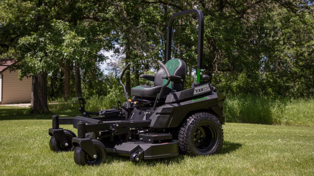 Yakta yxr 320 side grass